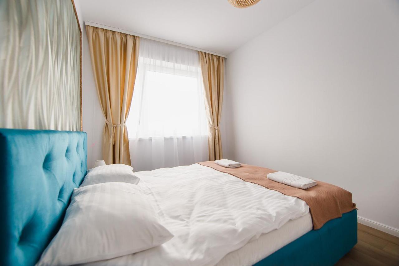 Trio Orange Apartment Орадеа Екстериор снимка
