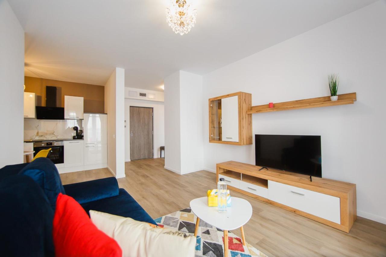 Trio Orange Apartment Орадеа Екстериор снимка