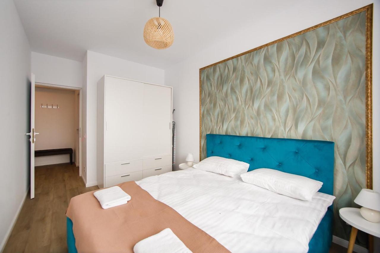 Trio Orange Apartment Орадеа Екстериор снимка